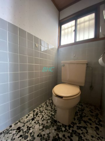 プライベート空間として機能や内装にこだわった、優しい雰囲気のトイレはリラックス空間へ。