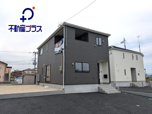 ◆外観の写真です◆　　過ごす時間が長いからこそ家族との繋がりが感じられるお家！　にぎやかな声で日々の会話も弾む楽しい空間となります。家に帰宅するのがより一層楽しみになりますね♪　