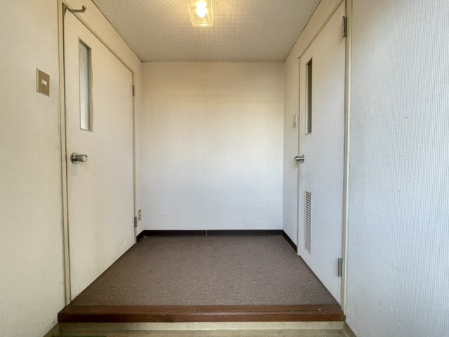 照明器具付きの玄関です♪