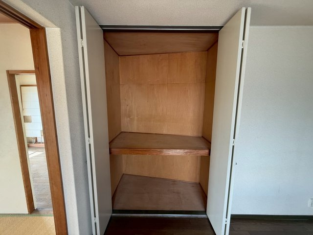 ダイニングキッチンにある収納です。