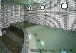 ジェットバス機能付き大浴槽・血行を円潤にするジャグジー・サウナ後の体を芯から整える水風呂。