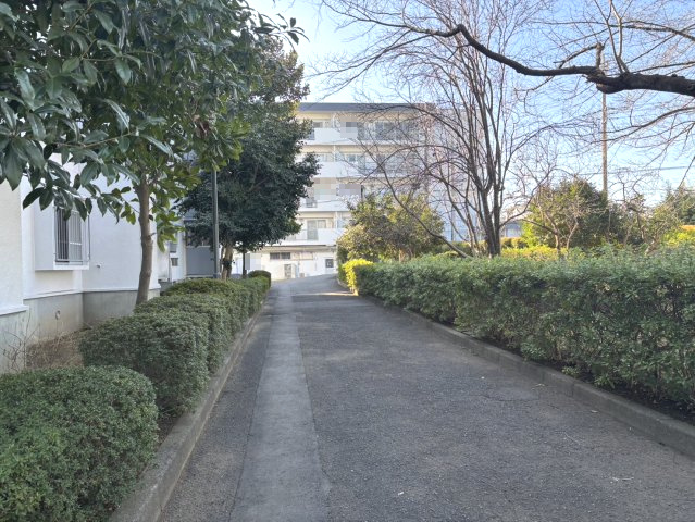 手入れの行き届いた敷地内。管理体制良好です♪