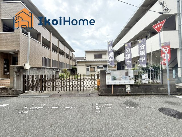 ●年中無休：当日予約可●前面道路との高低さがなく、入出庫もしやすいです。