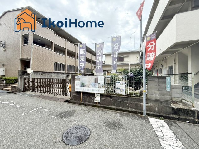 ●年中無休：当日予約可●前面道路は幅員約5ｍ、比較的交通量少なめでお車入出庫の際も安心です。