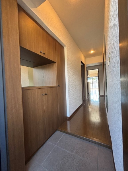 【プレジャーガーデン南大沢弐番館の玄関】