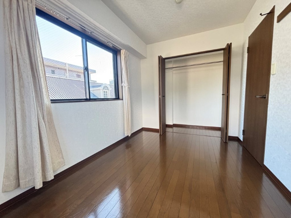 【プレジャーガーデン南大沢弐番館の洋室】