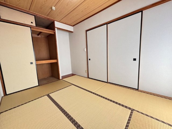 【プレジャーガーデン南大沢弐番館の和室】