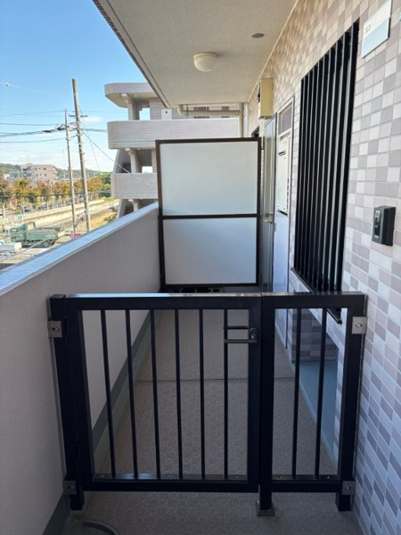 【プレジャーガーデン南大沢弐番館の玄関】