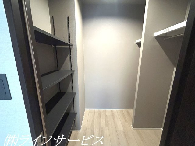 洋室6.5帖/ウォークインクローゼット有