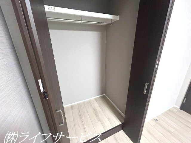 玄関側洋室6帖/クローゼット有