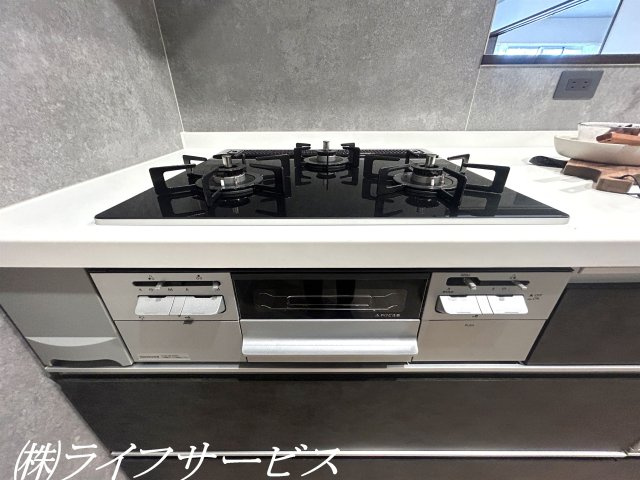 グリル/3口ガスコンロでお料理も楽々