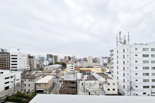 眺望：11階建ての8階部分で開けた眺望を楽しめます。
