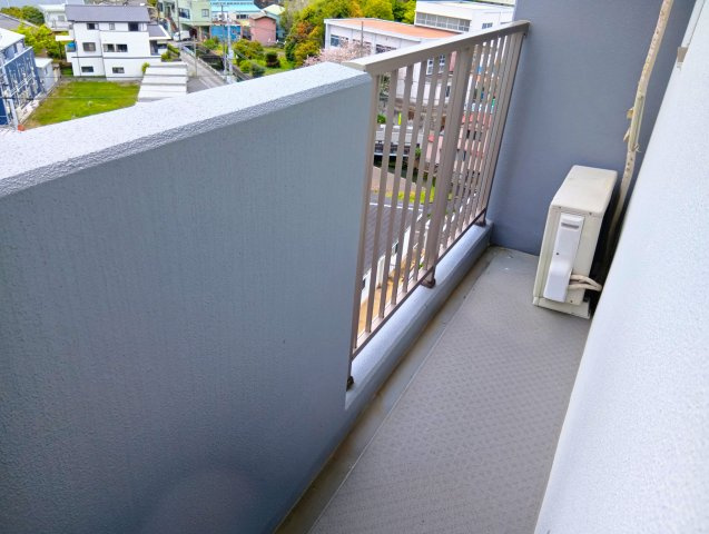 西側バルコニーです。勝手口から出る事が出来ます。