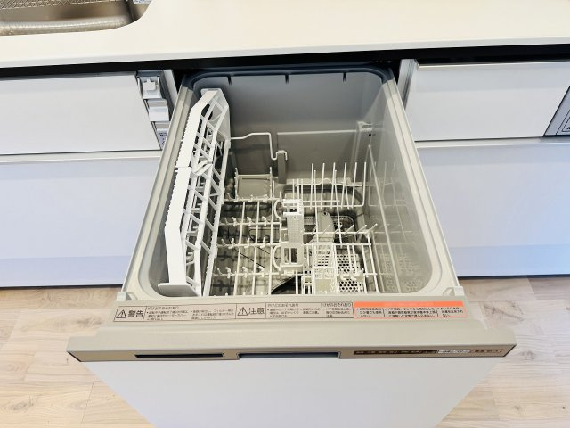 ～食洗機付き　食事後の食器洗いはお任せ、家族でゆっくりとくつろげます～