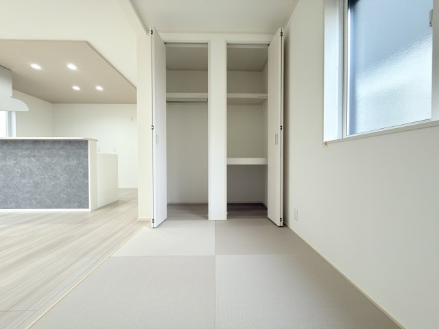 3号棟　畳コーナー押入　適材適所に配置した充実の収納