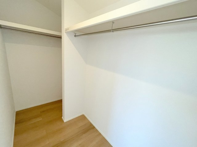 6.75帖洋室：広々ウォークインクローゼットもございます♪