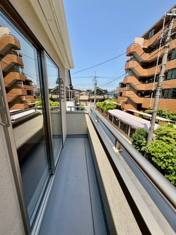 南東向きバルコニーで陽当り良好！