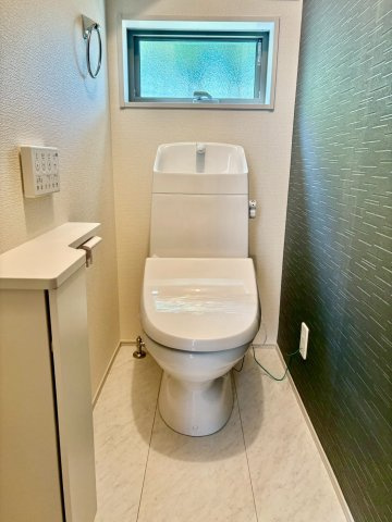 清潔感とうれしい機能性を兼ね備えた、使いやすいシャワートイレ