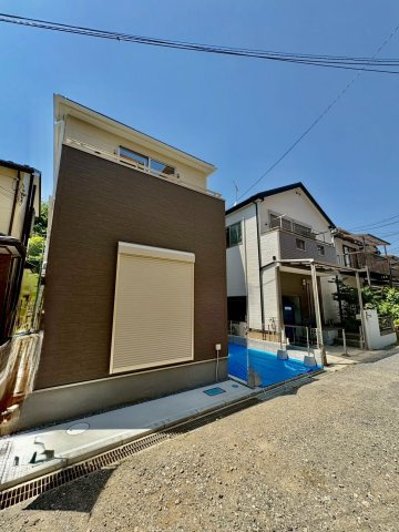 南東道路に面し陽当り良好！全居室に収納がある3LDK・WIC・ロフト付き！キッチン・洗面・浴室がまとまった水回り動線で、家事の移動もスムーズです！