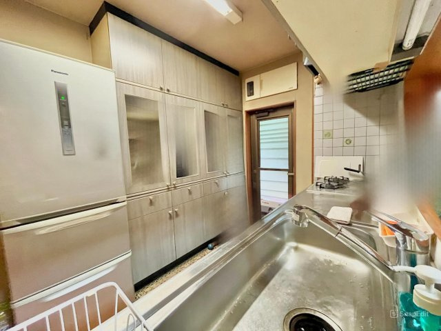 すぐに使える収納棚があるため、生活動線もスムーズです。