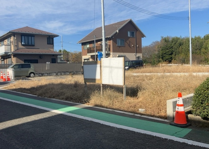 人が暮らすうえで日光は大切な要素となります。日当たりの良さは譲れないポイントですね。併せて近くに大きな建築物の建築予定がないか、あるいはそれが可能な土地が近くにないか事前に確認することもお勧めします。