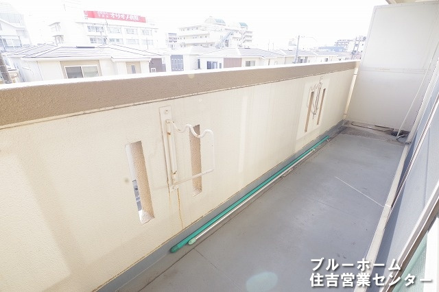 ■南向きで陽当たりの良いバルコニーです！　■4階の為前面建物との目線も気にならず、開放的です♪