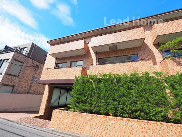 トーカンマンション南青山の外観