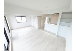 ソピア春日若葉台の居間