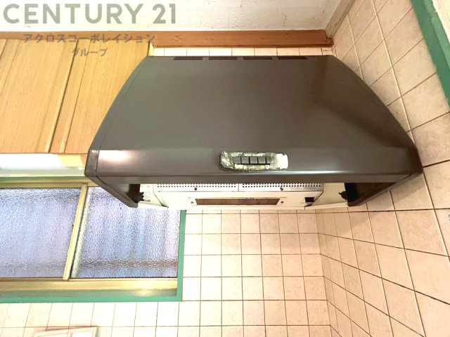 パワフルな吸引力で調理中の臭気等をしっかり処理してくれ、室内を快適に保ってくれます。