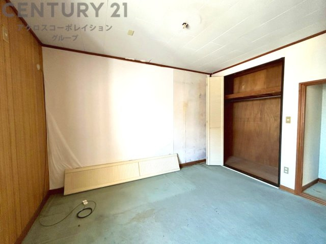 子供部屋…創造性や成長を促す遊びの空間を提供。学習や趣味に集中できる環境を整えます。個別のプライベートスペースは自己表現と自立心を育み、心地よい睡眠環境を整えリラックスできる場所を提供。