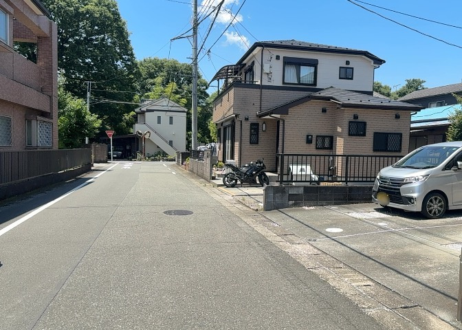 土地探しをしていると都市計画区域という言葉を目にすると思います。法律によって、都道府県知事や国土交通大臣が指定するエリアのことを指しており、都市計画区域は市街化区域と市街化調整区域に分けられています。