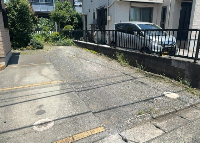 隣家の土地はどうなっているのか、生活利便施設が近くにあるのか、学校まで近いかなど、お客様のライフスタイルにあわせたイメージが重要です。また、近くにあると困る施設が近くにないかも確認するといいでしょう。
