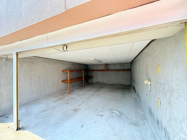地下駐車場