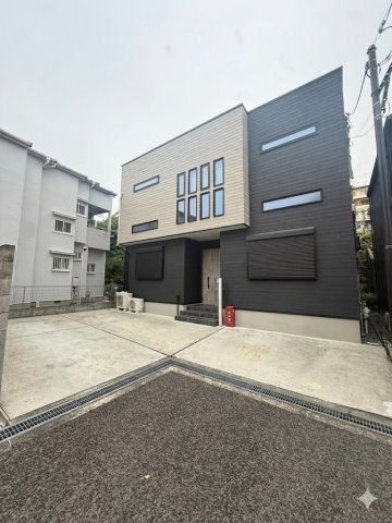 外観：327002671404