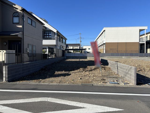 南道路と十分な奥行きを生かし、プライベート性の高い間取りをご提案します
