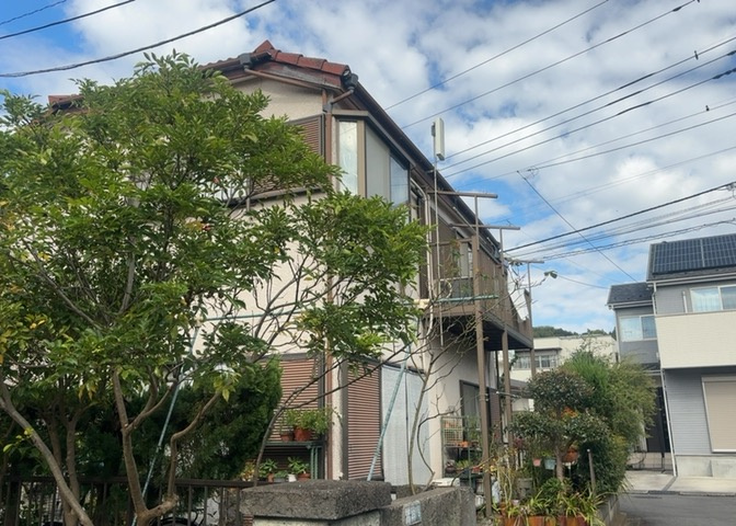 桜や紅葉の名所に出かける人は多いと思いますが、家にいながら季節の移ろいを感じる生活を送りませんか？リビングや窓から見える景色が生活を彩るワンポイントに！現地から見える景色を堪能してみては如何でしょう。