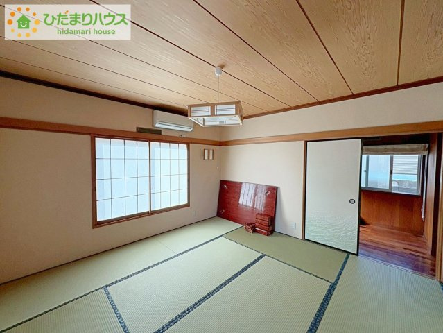 扉を閉じれば来客用のお部屋として。開いて広い空間を作れば、お子様の遊び部屋として使えます！