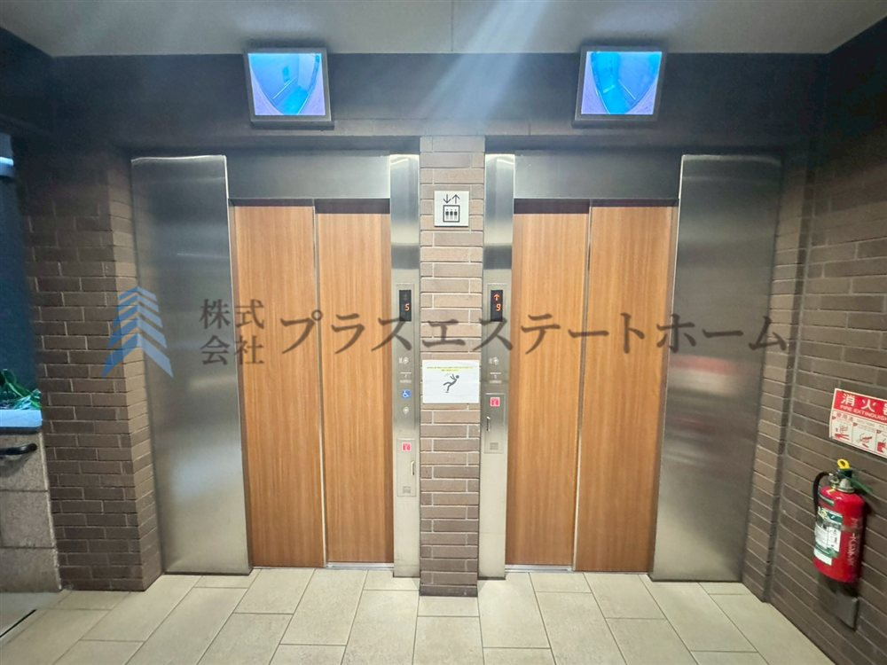 忙しい朝も安心のエレベーター2基完備♪