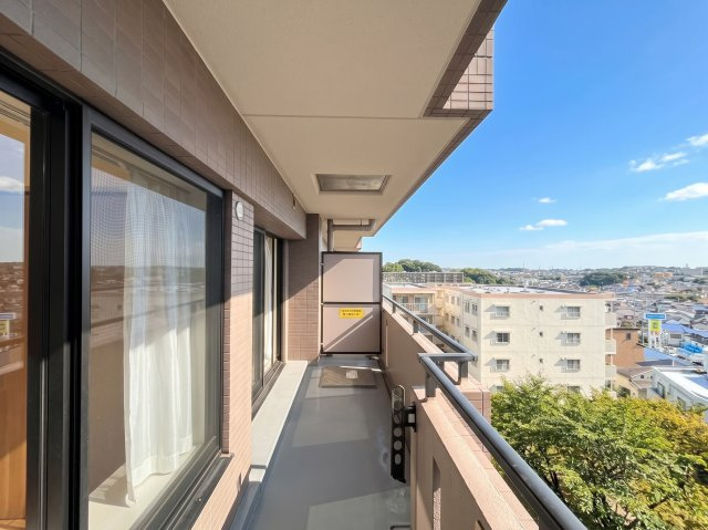 ◆広いバルコニーは寝室と子供部屋からアクセスできる2WAY動線。お布団も洗濯物もたくさん干せます！！