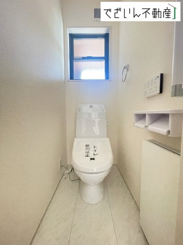 シンプルで清潔感のある空間は、毎日使う場所だからこそ嬉しい。家族みんなが快適に過ごせる工夫が詰まっています。　現地(2026年6月撮影)
