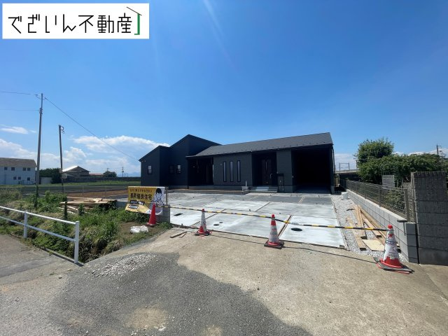 安心して暮らせる利便性と、子どもを安心して育てられる穏やかな住環境が魅力です。　現地(2026年6月撮影)