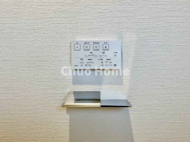 【ウォシュレット】清潔に使いたいお手洗いには最適な設備です。もちろんウォームレットも標準装備です。