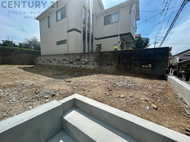 スーパー万代やドラッグストアなど買物施設も整っており生活便利な住環境です。