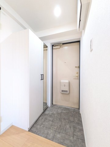 下駄箱設置済みの玄関です。