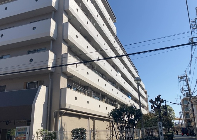 景色重視でお家選ぶをするとスーパーが遠い！学校が遠い！など生活をするうえで利便性で困ることもあります。まず一度現地を見学する際に、周辺の施設などがあるかを確認し、暮らし始めた後のことを想像しましょう。