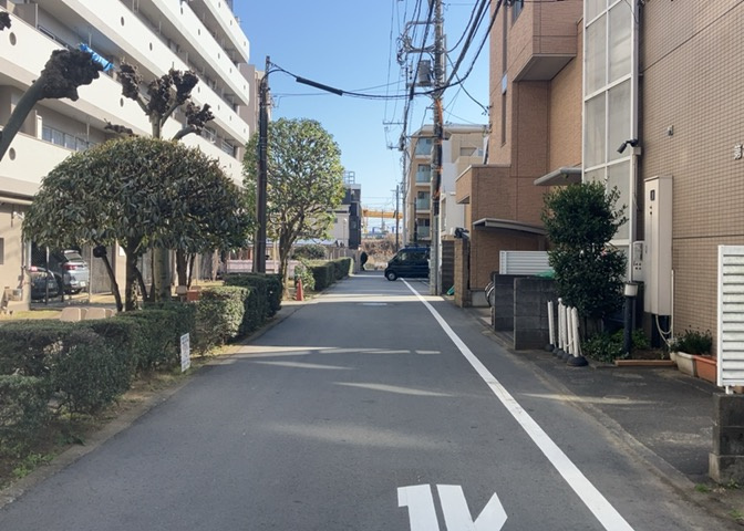 眺望の良さを楽しめるダイニングキッチンで家族団らんの時間を過ごしてはいかがでしょうか。バルコニーから見える景色を家族で眺める時間は、時間が経つのを忘れてしまいそうですね。是非、現地を見に行きましょう！