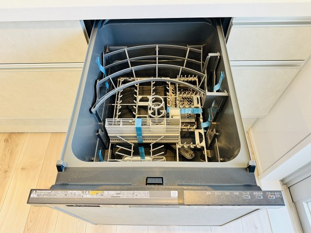 ～食洗機付き　食事後の食器洗いはお任せ、家族でゆっくりとくつろげます～