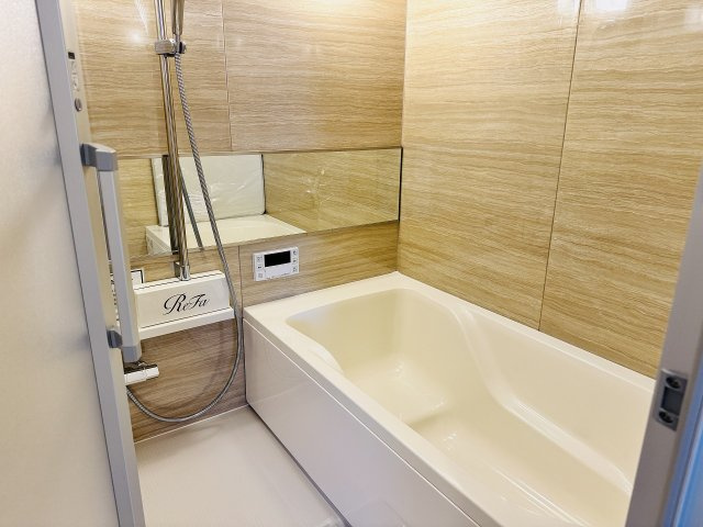 ～新規交換したキレイなバスルーム　気持ち良く湯船に浸かる事が出来ます～
