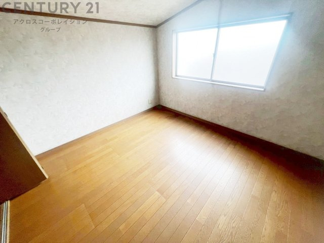 創造性や成長を促す遊びの空間を提供。学習や趣味に集中できる環境を整えます。個別のプライベートスペースは自己表現と自立心を育み、心地よい睡眠環境を整えリラックスできる場所を提供。　