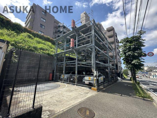 駐車場の空き状況については、その都度、確認いたしますのでお気軽にお聞きください。
